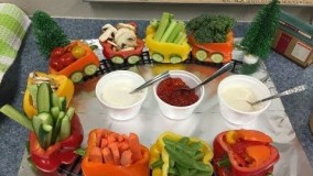 آشپزی مدرن-تزیین سالاد در بشقاب