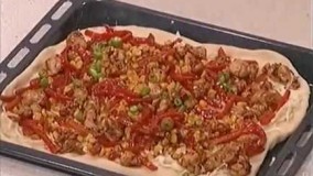 آشپزی مدرن-خمير پيتزاي مرغ تند و ذرت