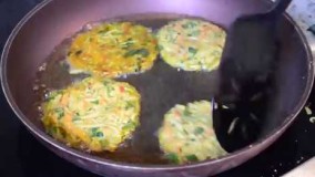 آشپزی ساده-تهیه کوکو کدو سبز