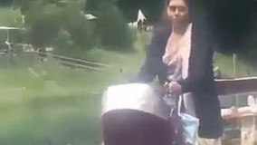 ویدئویی که از خانم آزاده نامداری در سوییس گرفته شده