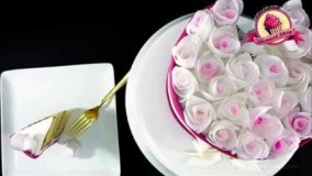 کیک پزی-طرز تهیه کیک با ایده سبد گل و گلهای کاغذ ویفر    