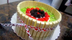 کیک پزی-تهیه کیک شکلاتی با میوه