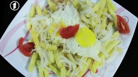 آشپزی آسان - طرز تهیه تخم مرغ همراه با سبزیجات و چپس