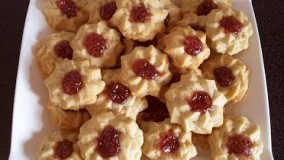 شیرینی پزی-کلچه خطایی با مربا  