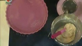 کیک پزی-شیرینی بادام و آلبالو