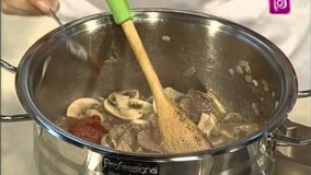 آشپزی مدرن-تهیه بیف استراگانف-غذا با گوشت