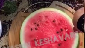 برش هندوانه به شکل کیک  