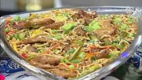 آشپزی مدرن-نودل مرغ و سبزیجات 