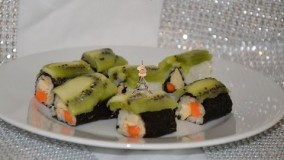 آشپزی مدرن-  مکی مرغ و کیوی Maki poulet