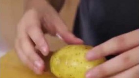 آشپزی ایرانی-روش جدا کردن پوست سیب زمینی پخته