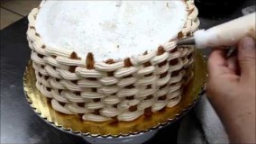 کیک پزی-تزیین کیک به شکل سبد