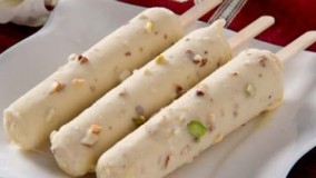 تهیه بستنی بادام