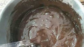 کیک پزی-کیک شکلاتی با سس شکلاتی