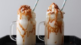 تهیه نوشیدنی خنک-میلک شیک کارامل