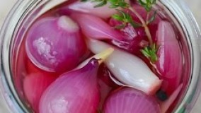 تهیه ترشی - آموزش درست کردن پیاز ترشی