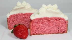 کیک پزی-تهیه کیک خانگی توت فرنگی