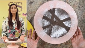 کیک پزی-تهیه کیک اسفنجی شکلاتی ساده برای افراد مبتدی