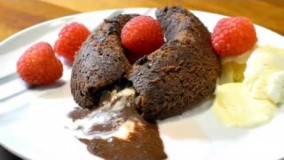 کیک پزی-تهیه کیک با مغز شکلات