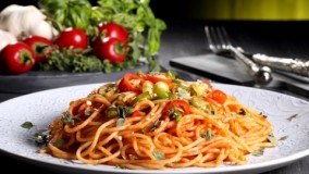 Cooking with friends while vlogging in farsi -  پخت غذای ایتالیایی با دوستان