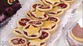 تهیه کیک-طرز تهیه کیک نارگیلی توت فرنگی