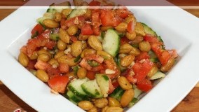 غذای رژیمی-تهیه سالاد بادام زمینی