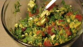 غذای رژیمی-تهیه سالاد آوکادو 4