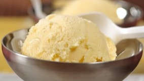 دسر خوشمزه-بستنی وانیلی لذیذ