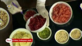 دسر خوشمزه-پارافیت میوه با جو پرک و ماست خامه ای