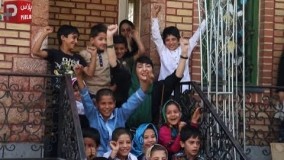 لحظه رویارویی هانیه توسلی و دختر و پسرها