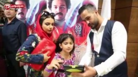 صف سه ساعته در سینما برای عکس گرفتن با بازیگر امکان مینا!