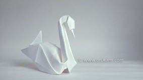 Origami swan by Akira Yoshizawa