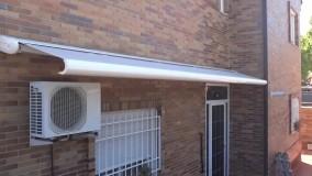 سایبان برقی الماس در/سقف متحرک سایبان برقی(پاسیو -تراس-حیاط-مغازه-ماشین-روف گاردن رستوران-http://www.almas-door.com/