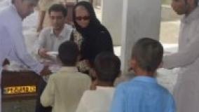 بیشتر از یک کمک