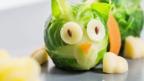 تزیین کلم بروکسل به شکل گربه | فیلم آشپزی