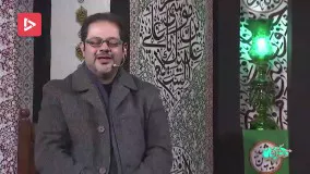 آل‌ کثیر و بوسه به دست مادر در حرم امام رضا (ع)