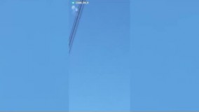 لحظه ساقط کردن پهپاد متجاوز در آسمان ایران