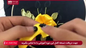 آموزش روبان دوزی طرح گل ساده بر روی پارچه مخملی