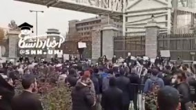 تجمع دانشجویی مقابل مجلس