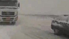 برف و یخبندان آزادراه زنجان - قزوین را بست