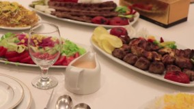 آماده کردن 400 سیخ جوجه کباب در یک ساعت!! مگه میشه!!