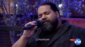 اجرای زنده آهنگی از پوران توسط رضا صادقی