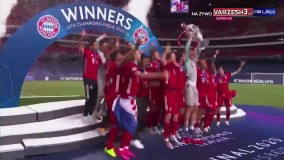 لحظه بالا بردن جام لیگ قهرمانان اروپا توسط نویر