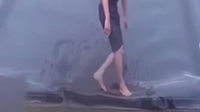 لحظه وحشتناک حمله مار غول پیکر به مرد جوان