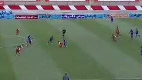 گل سوم استقلال به تراکتور توسط دیاباته