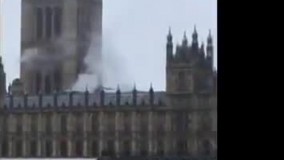 برخاستن دود از ساختمان پارلمان انگلیس