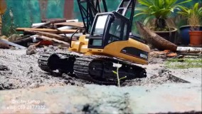 نجات کامیون کنترلی توسط جرثقیل کنترلی هوینا Huina 1572 | ایستگاه پرواز