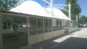 قیمت سقف سایبان برزنتی پارچه ای روکش pvc متحرک