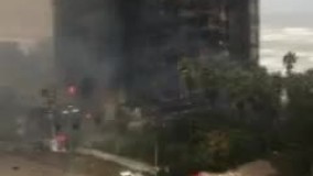 برج رامیلا همچنان می سوزد