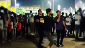 شادی و رقص مردم زلزله‌ زده در جزیره کیش