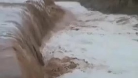 رودخانه‌ای در دشت عباس طغیان کرد